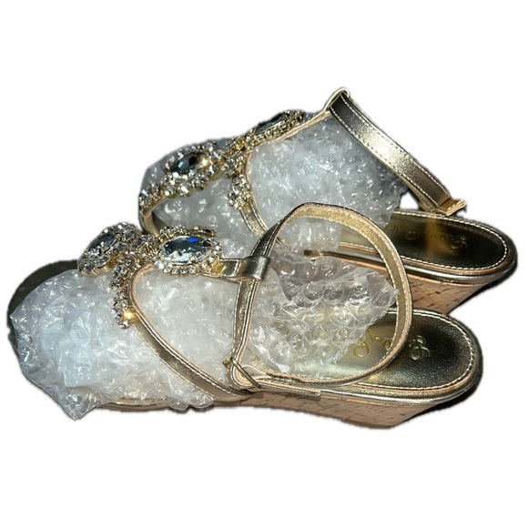 Lilly Pulitzer Glamorous Gold and Silver Jeweled Sandals with Ankle Straps, 7.5M - Picture 10 of 14